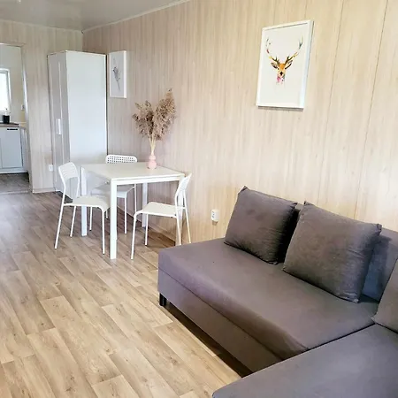 Nad Jeziorem Przy Lini Brzegowej Gorowychy, Pomorze